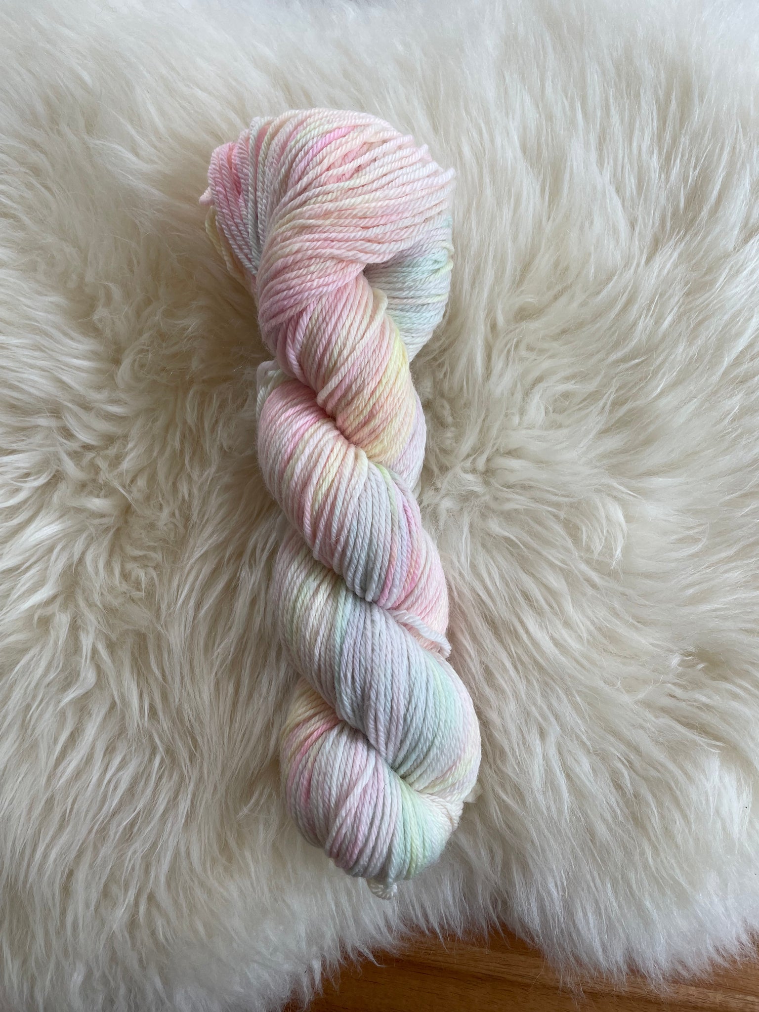 Unicorn Mother of Pearl Worsted