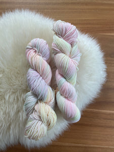 Unicorn Mother of Pearl DK